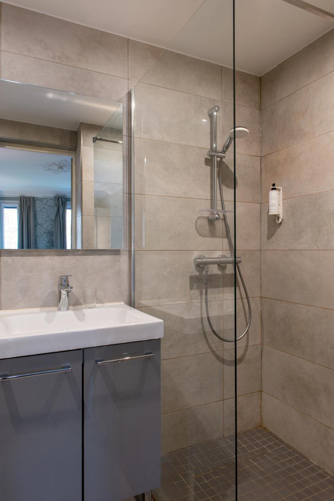 Hôtel Avama Prony Paris Oda fotoğraf