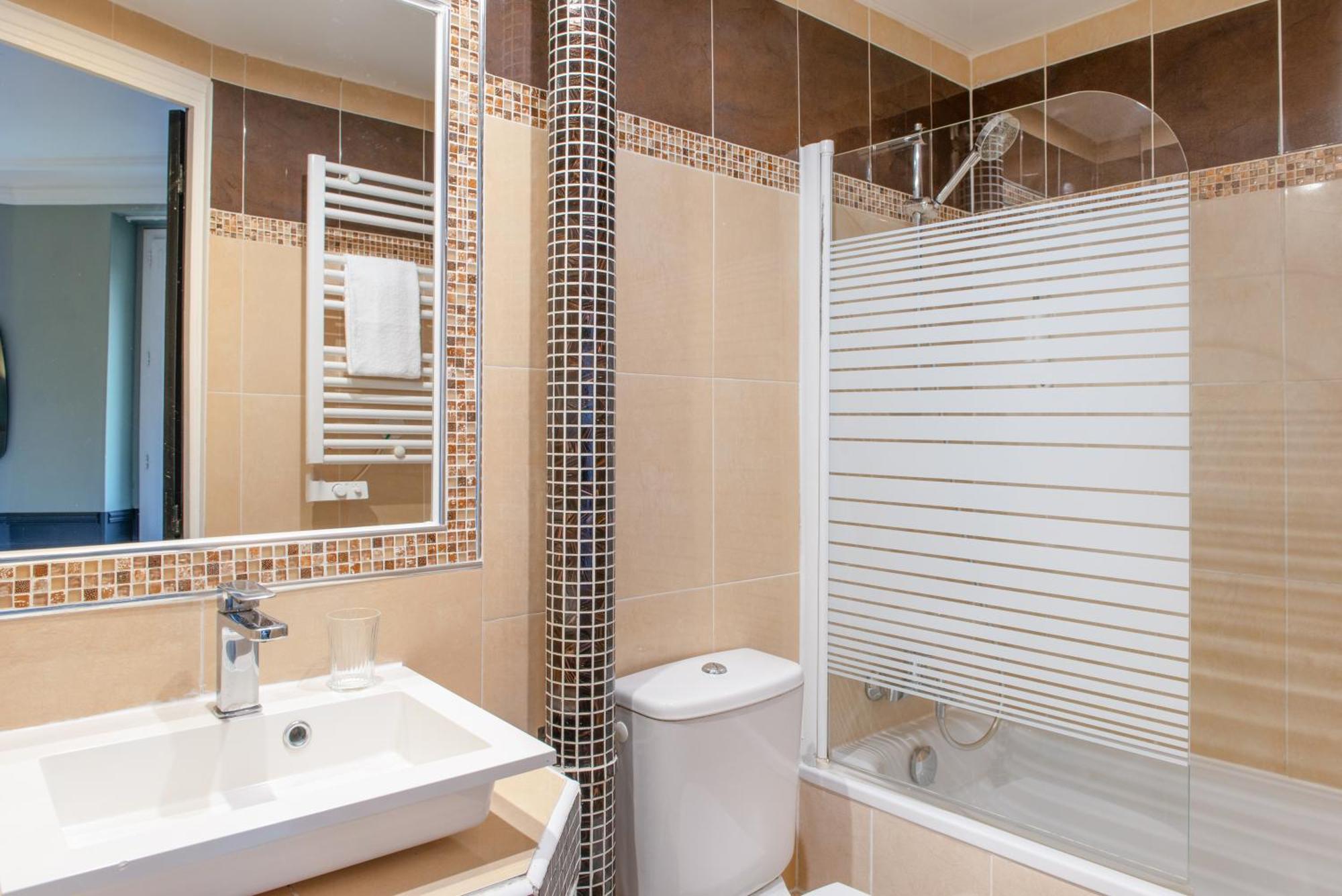 Hôtel Avama Prony Paris Oda fotoğraf