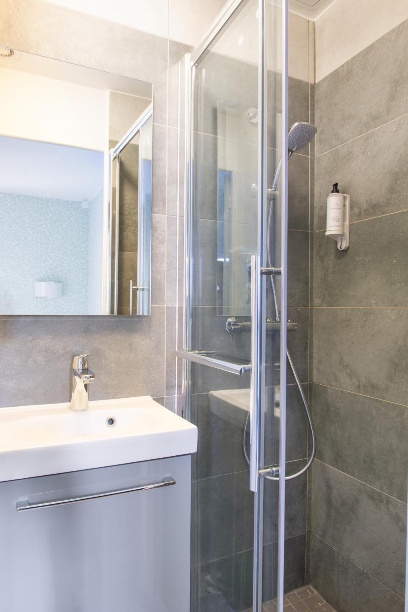 Hôtel Avama Prony Paris Oda fotoğraf